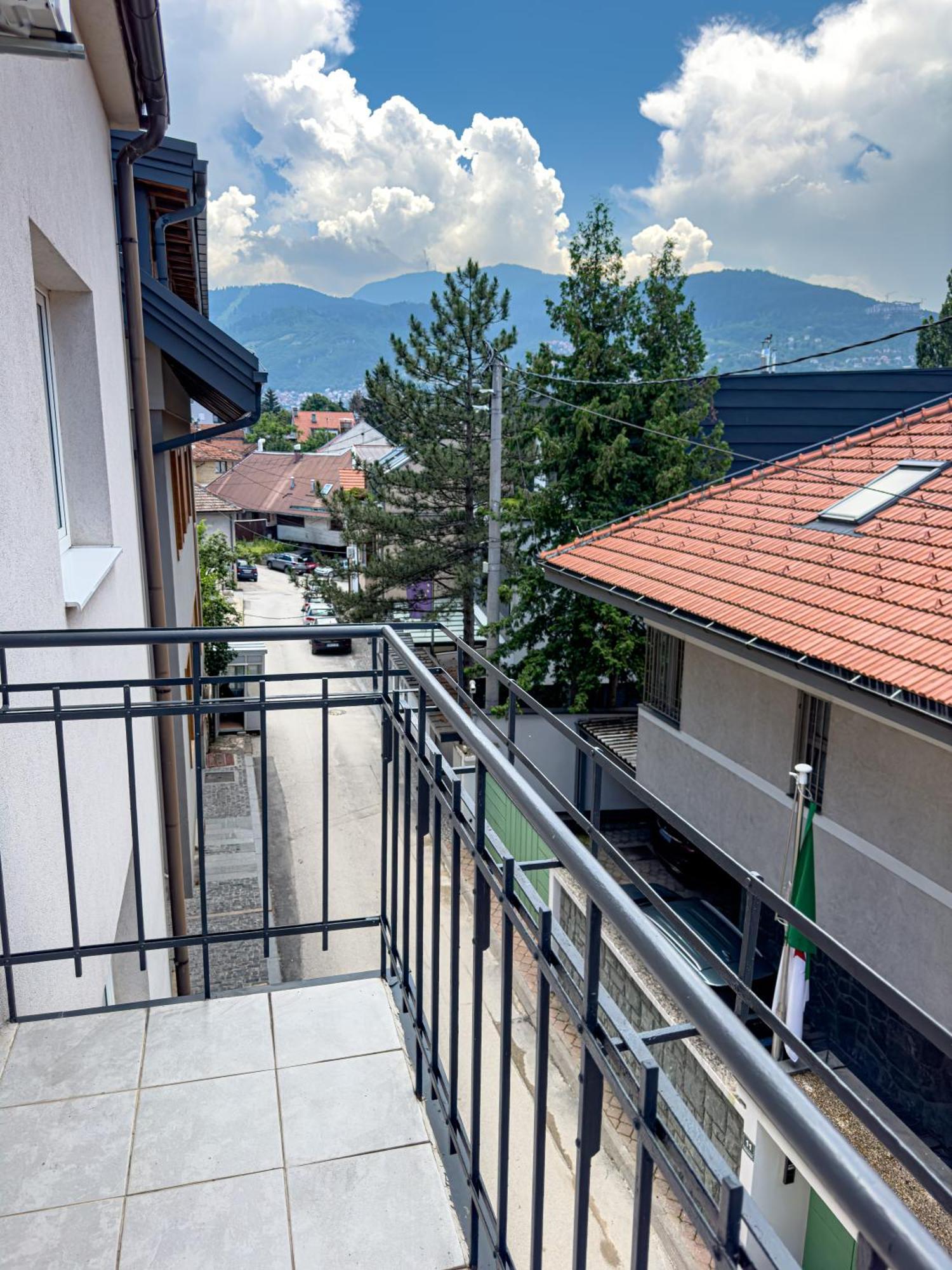 Luxurious And Cosy Brick Apartment - Free Private Parking SJJ Esterno foto