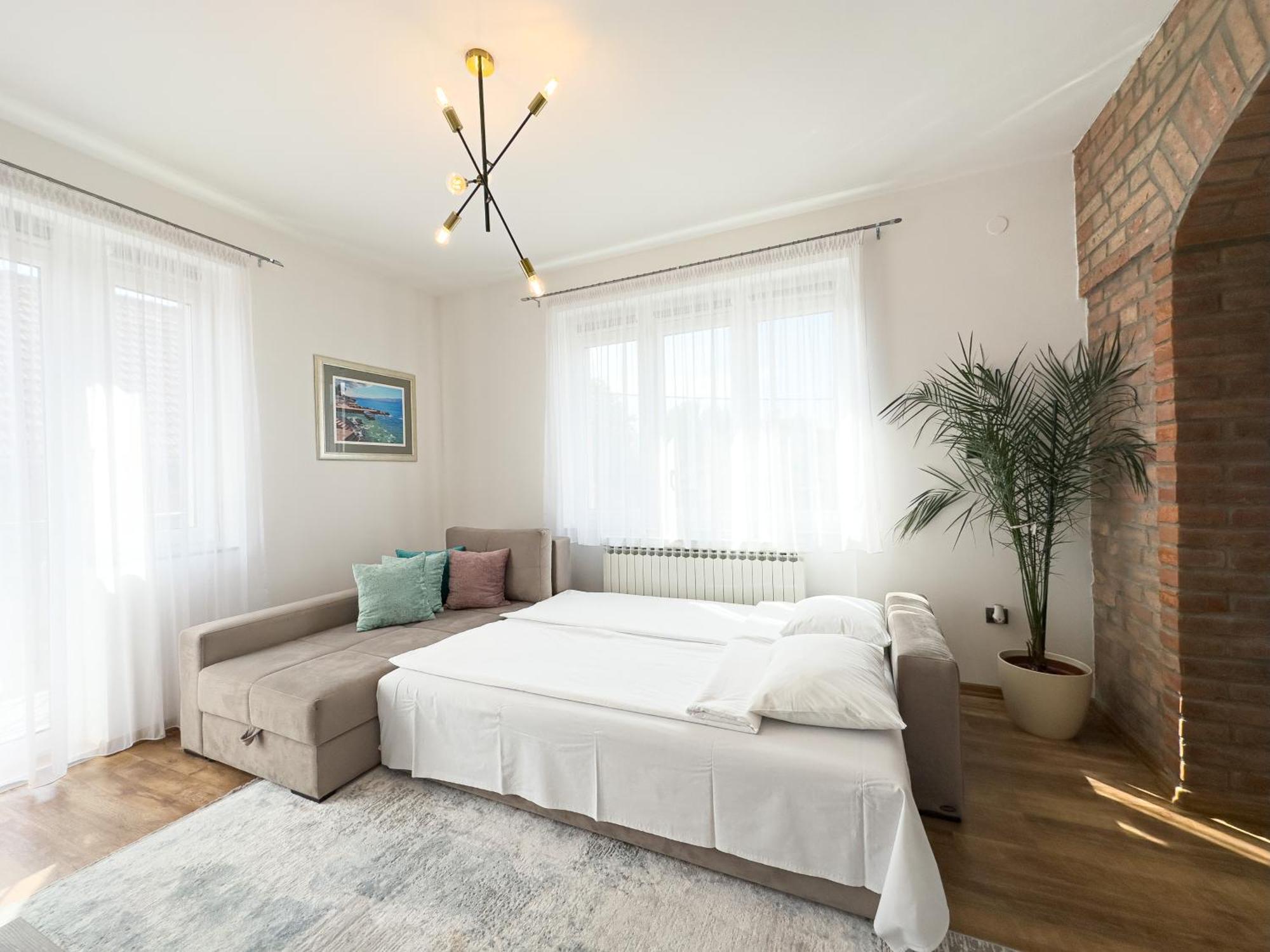 Luxurious And Cosy Brick Apartment - Free Private Parking SJJ Esterno foto