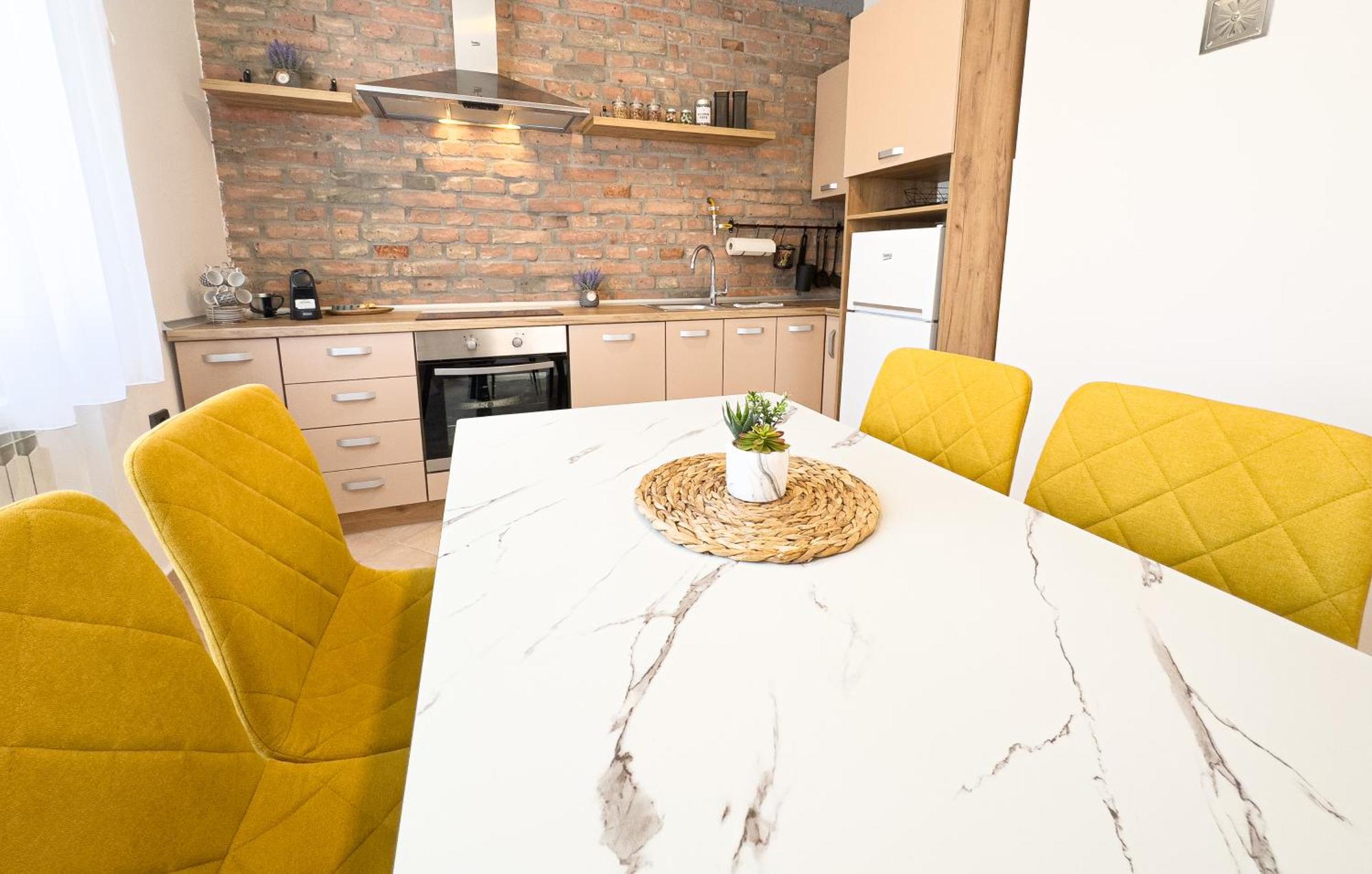 Luxurious And Cosy Brick Apartment - Free Private Parking SJJ Esterno foto