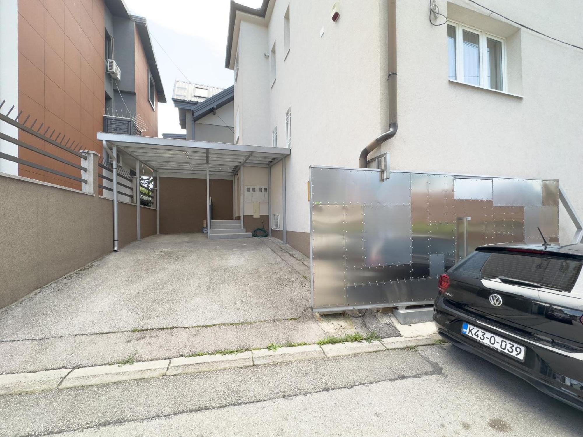 Luxurious And Cosy Brick Apartment - Free Private Parking SJJ Esterno foto
