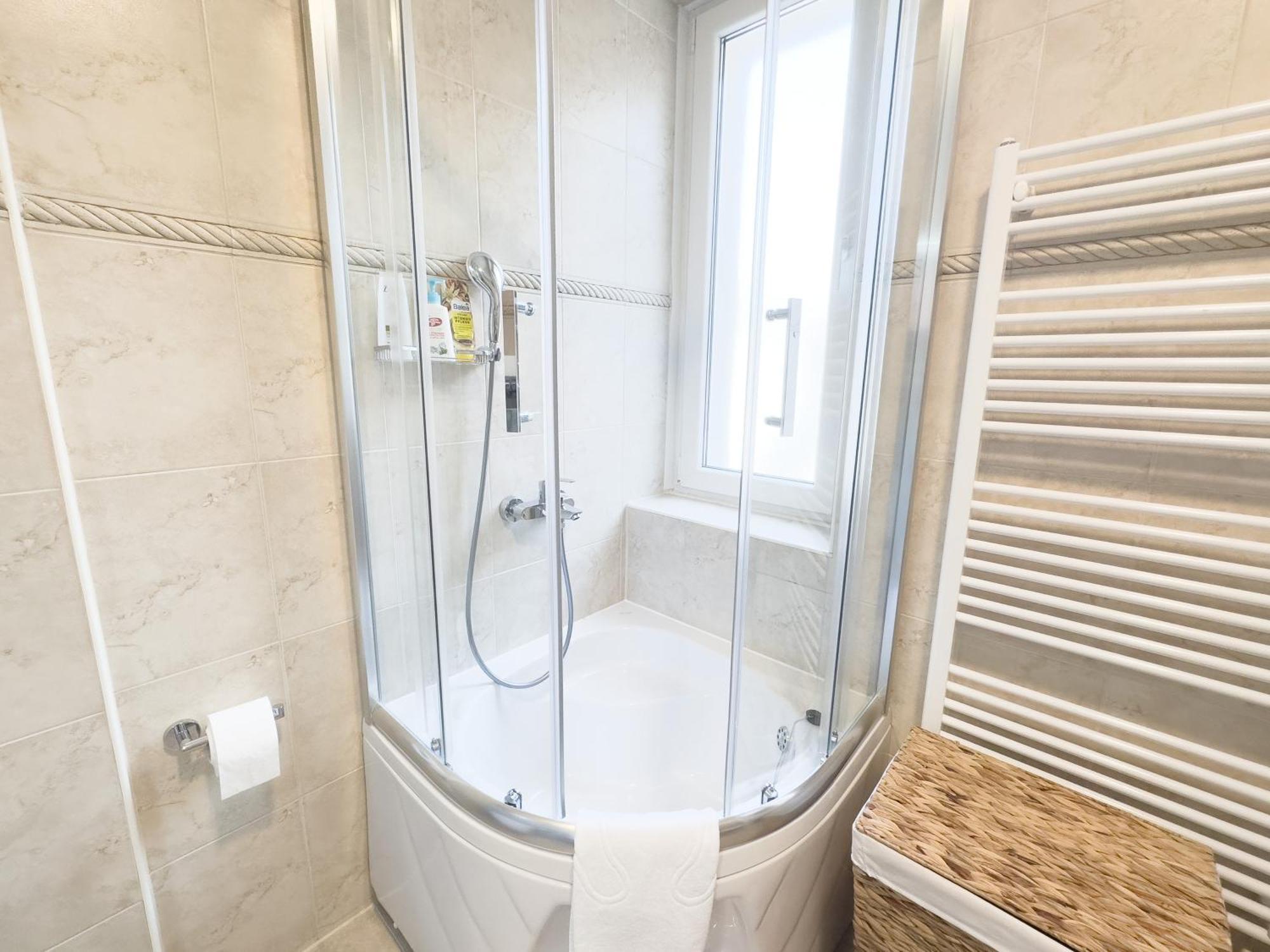 Luxurious And Cosy Brick Apartment - Free Private Parking SJJ Esterno foto